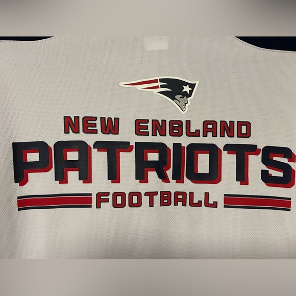 New England Patriots Jersey Youth Large - Picture 2 of 5
